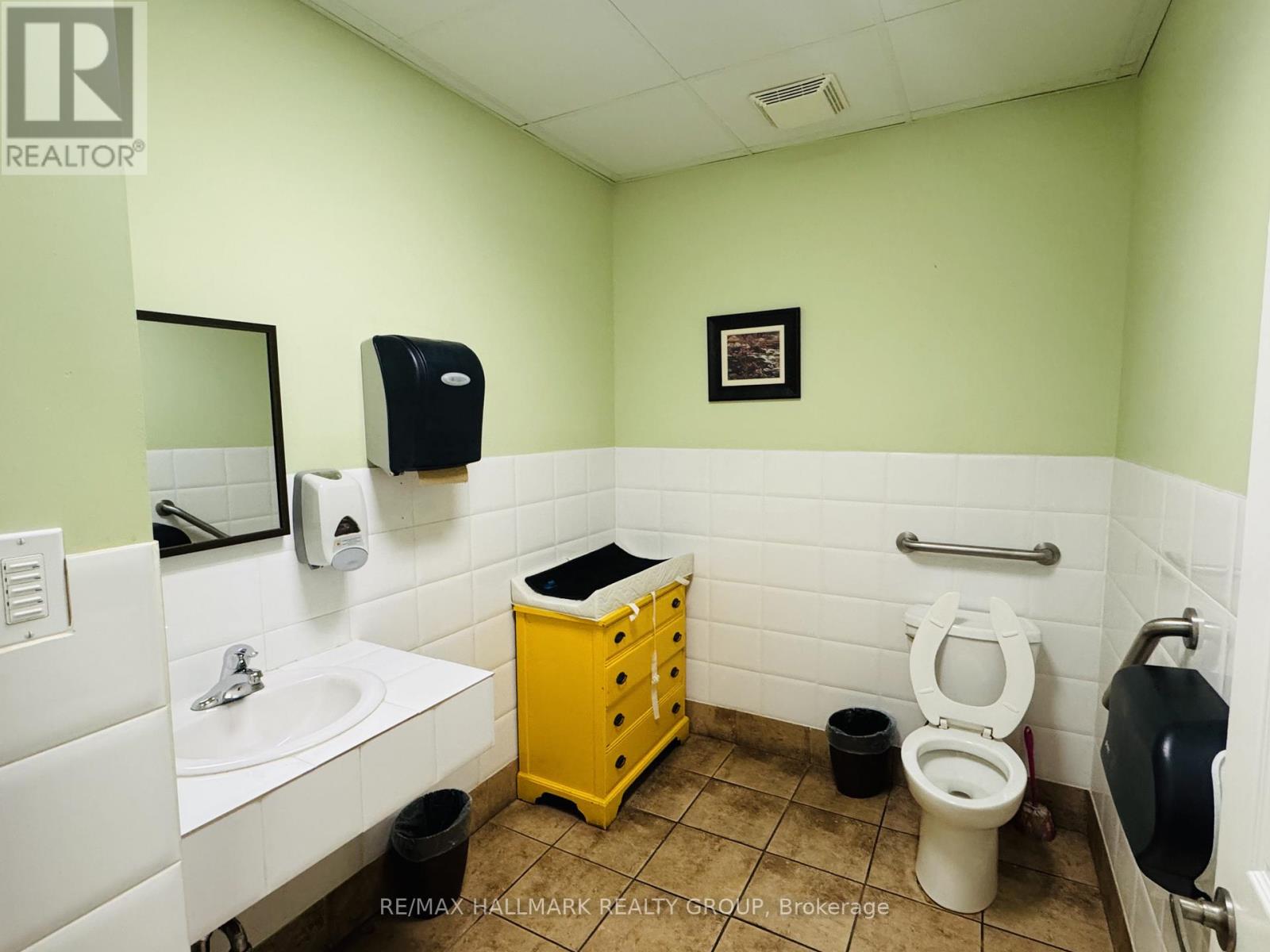 33 Queen St Street, North Stormont, Ontario  K0A 1R0 - Photo 10 - X12875904