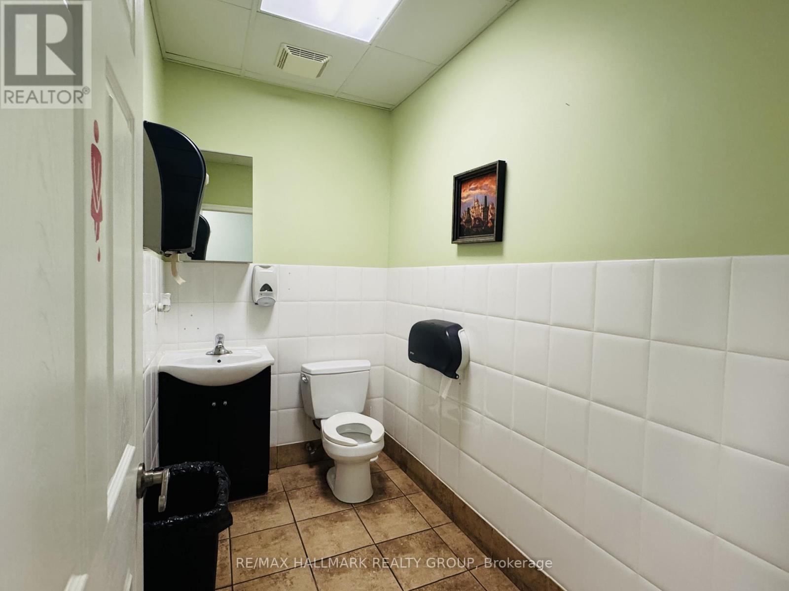 33 Queen St Street, North Stormont, Ontario  K0A 1R0 - Photo 11 - X12875904
