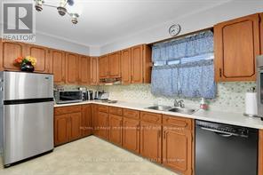 456 Blake Boulevard, Ottawa, Ontario  K1K 1B1 - Photo 8 - X12876176