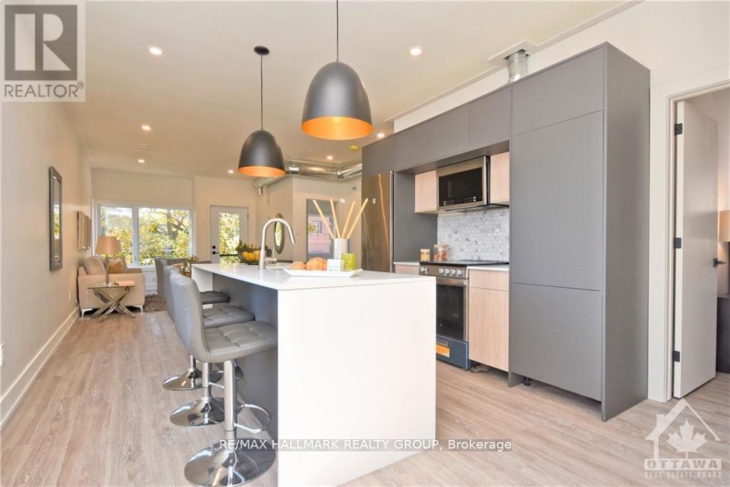 368 Chapel Street, Ottawa, Ontario  K1N 7Z6 - Photo 2 - X12876400