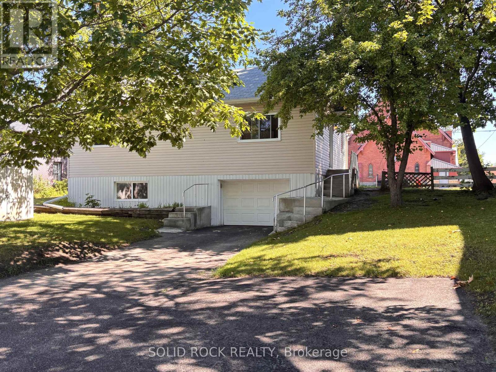 146 Elgin Street W, Arnprior, Ontario  K7S 1N8 - Photo 2 - X12877026