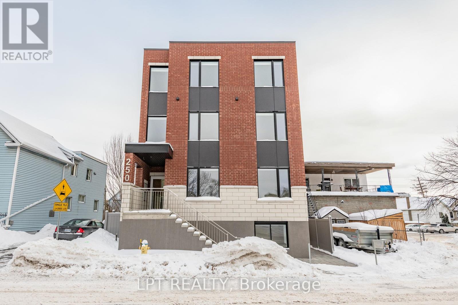 4 - 250 Shakespeare Street, Ottawa, Ontario  K1L 5M6 - Photo 1 - X12877264