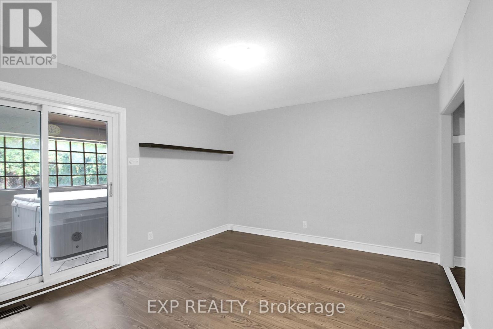 2247 Miramichi Street, Ottawa, Ontario  K2C 0Z1 - Photo 12 - X12878482