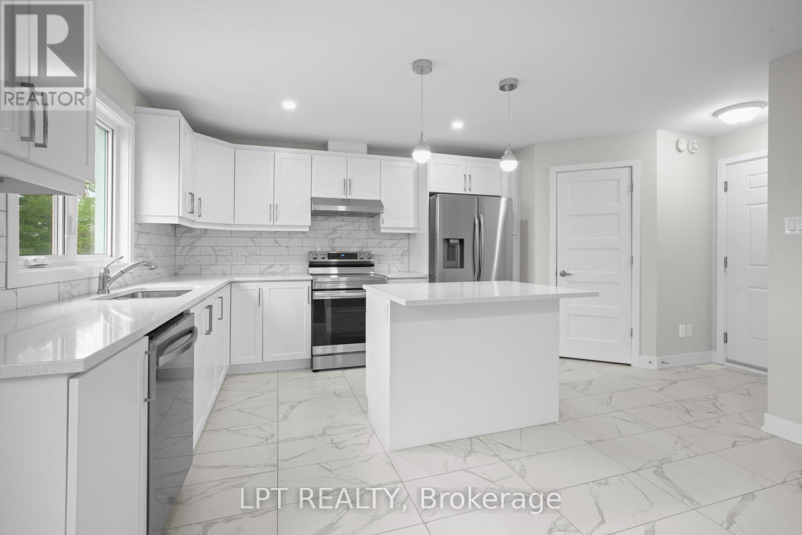75 Chateauguay Street, Russell, Ontario  K0A 1W0 - Photo 34 - X12822910
