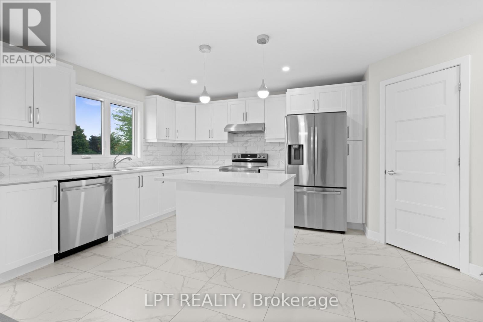 75 Chateauguay Street, Russell, Ontario  K0A 1W0 - Photo 35 - X12822910