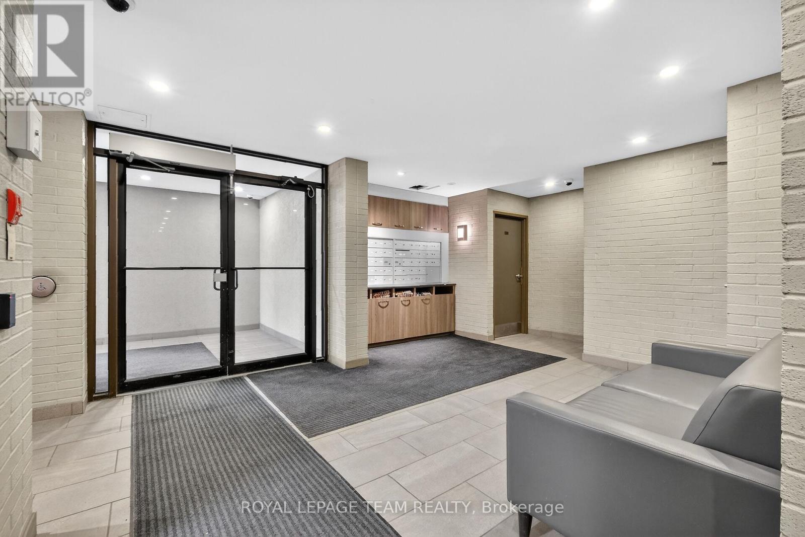 601 - 40 Arthur Street, Ottawa, Ontario  K1R 7T5 - Photo 3 - X12880378