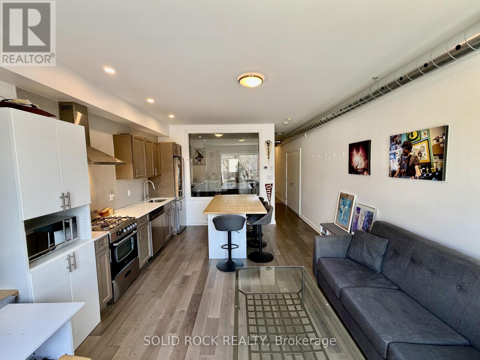 204 - 22 Perkins Street, Ottawa, Ontario  K1R 7G5 - Photo 3 - X12881354