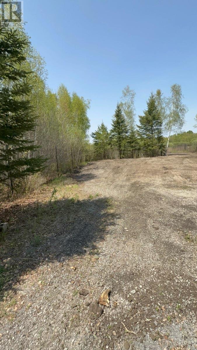 2667 Russland Road, Ottawa, Ontario  K0A 3H0 - Photo 8 - X12881396