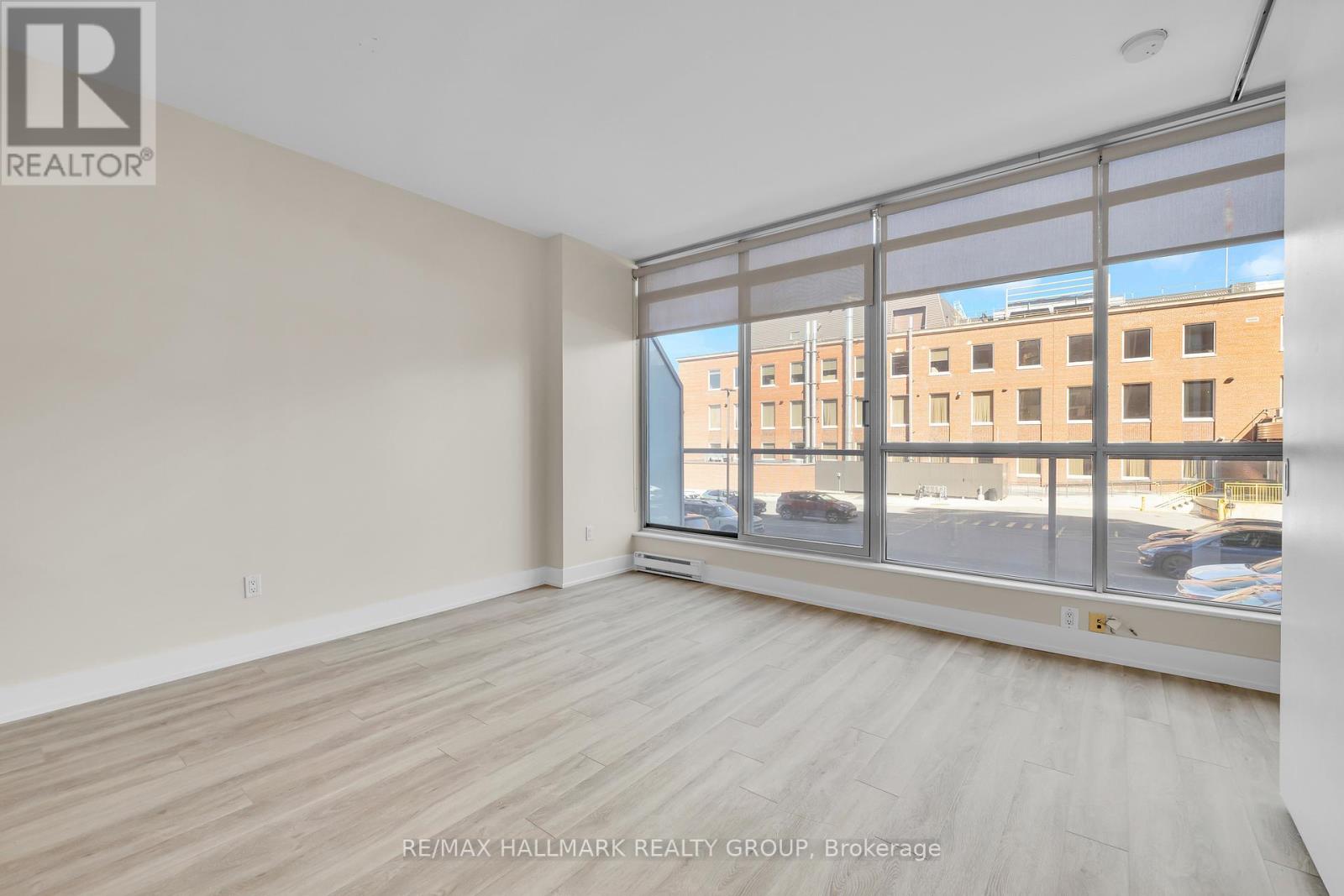 210 - 180 York Street, Ottawa, Ontario  K1N 1J6 - Photo 6 - X12881490