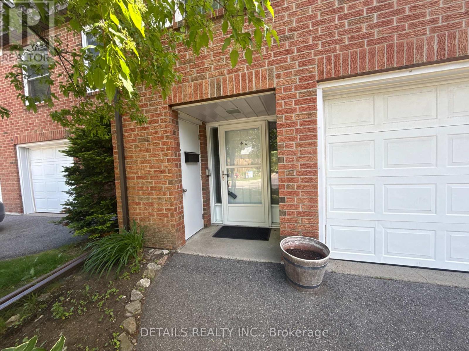 40 Appleby Private, Ottawa, Ontario  K2C 3P4 - Photo 2 - X12883514
