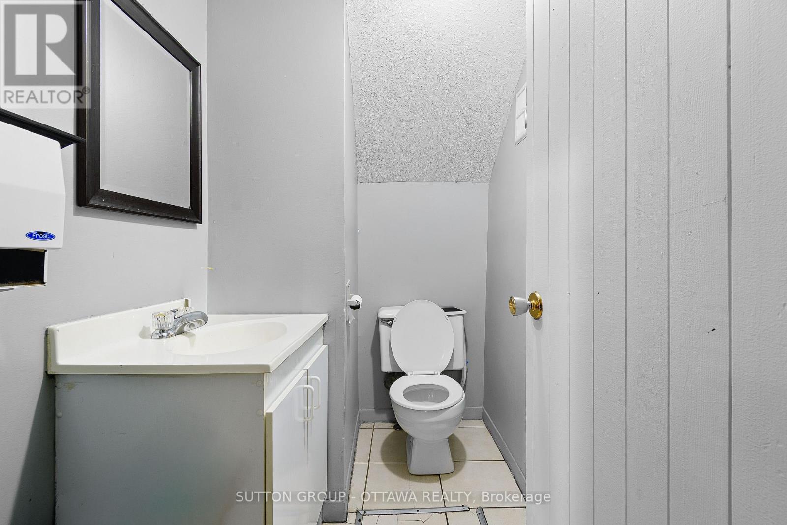 669-671 Main Street E, Hawkesbury, Ontario  K6A 1B3 - Photo 8 - X12884400