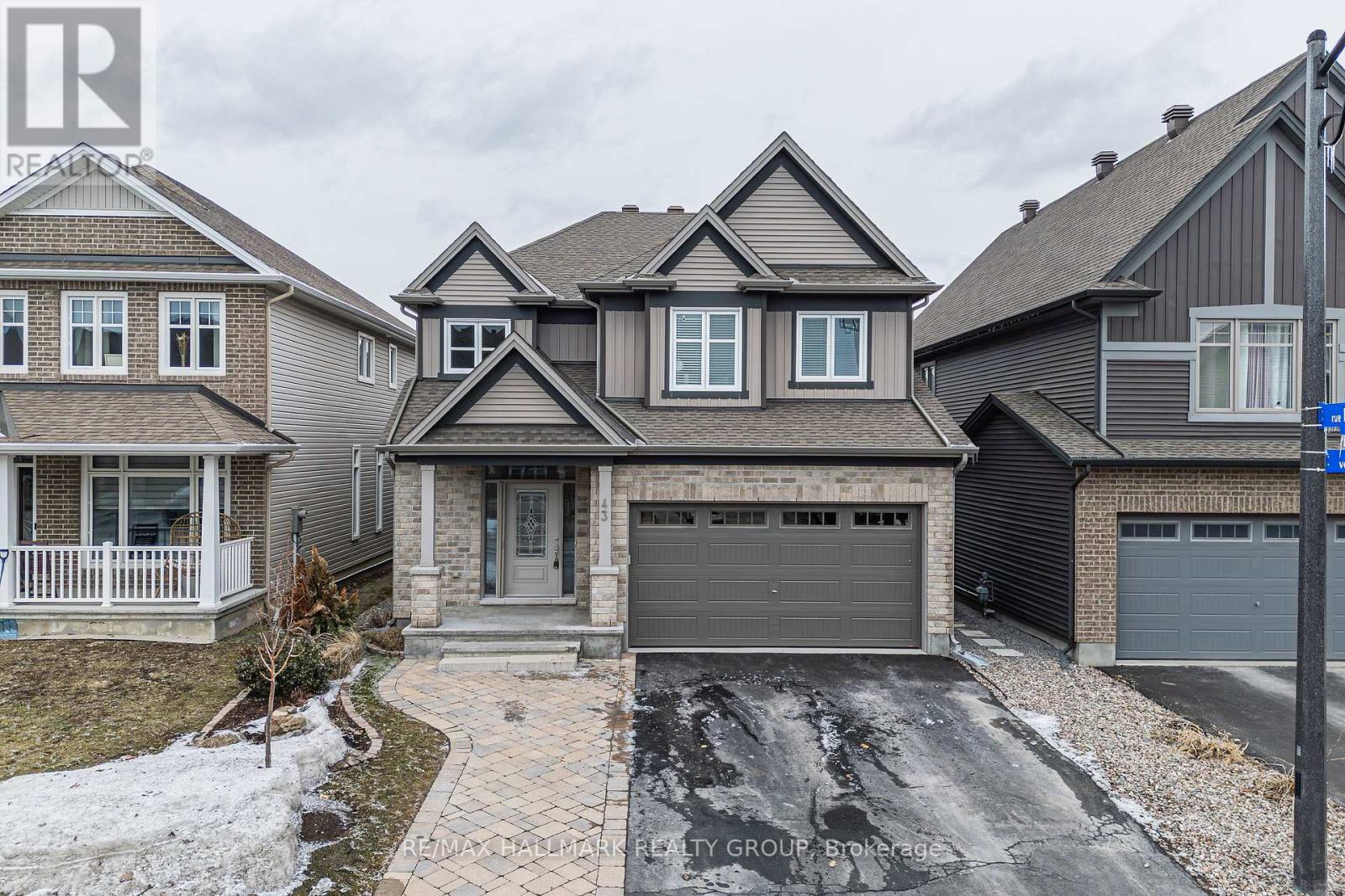43 Cento Way, Ottawa, Ontario  K2S 0W4 - Photo 2 - X12888226