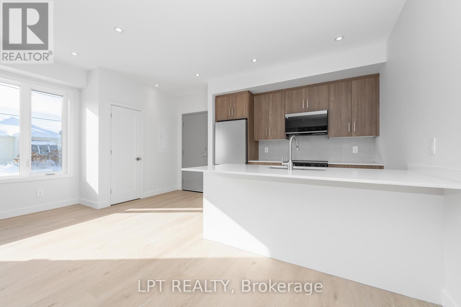 5 - 319 Shakespeare Street, Ottawa, Ontario  K1L 5M1 - Photo 4 - X12888264
