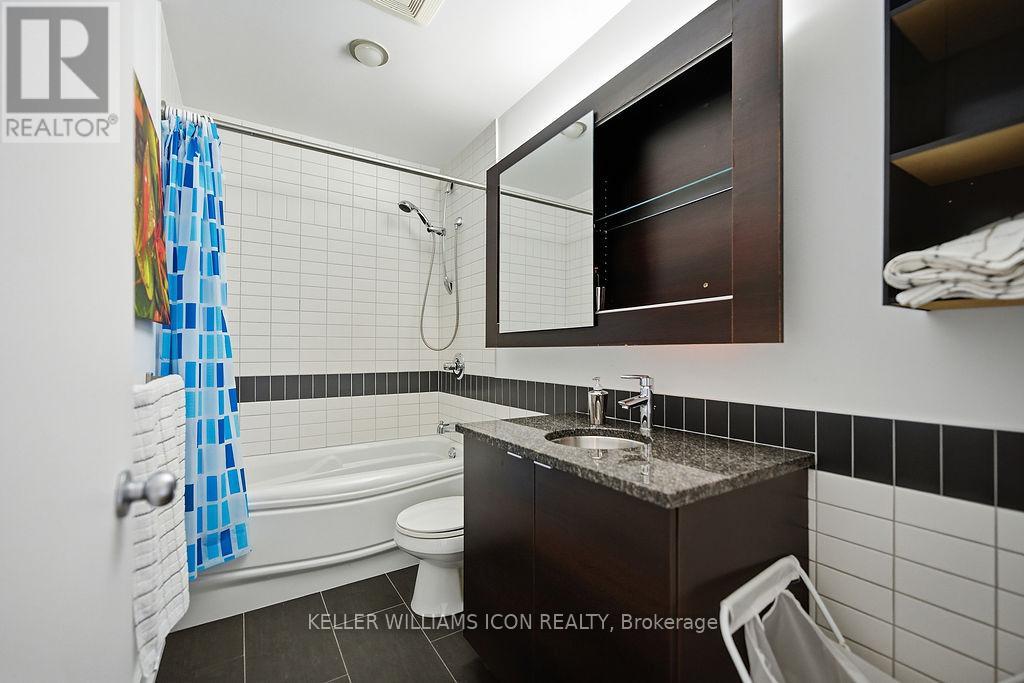 1301 - 324 Laurier Avenue W, Ottawa, Ontario  K1P 0A4 - Photo 24 - X12889676