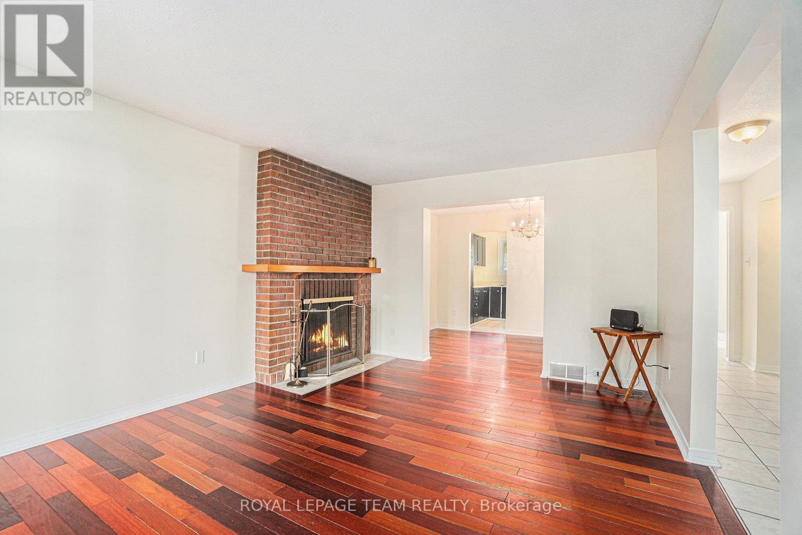 440 Kintyre Private, Ottawa, Ontario  K2C 3M9 - Photo 4 - X12890158