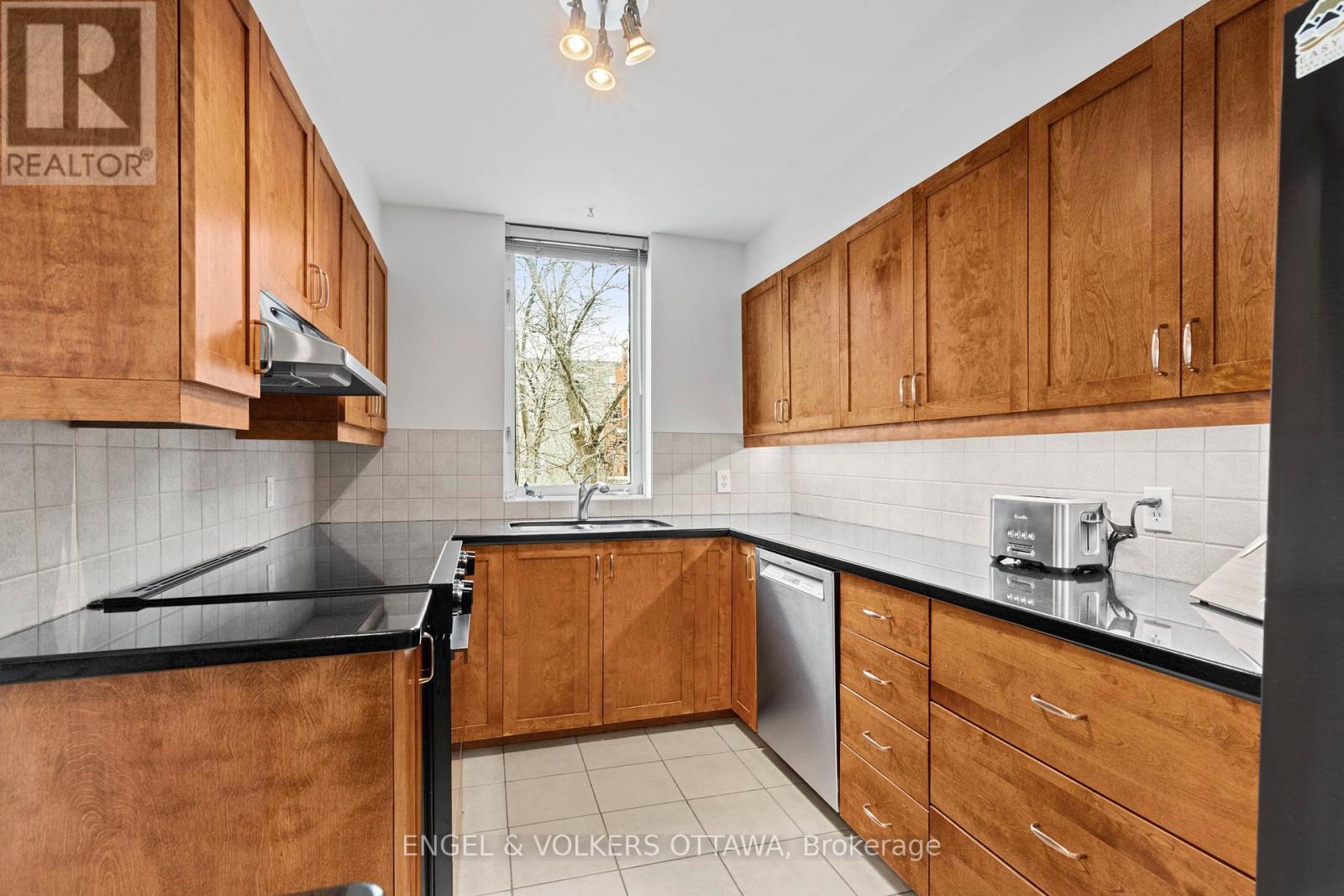 207 - 10 Main Street, Ottawa, Ontario  K1S 1M9 - Photo 10 - X12890892