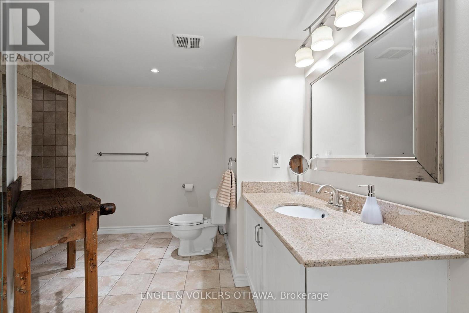 207 - 10 Main Street, Ottawa, Ontario  K1S 1M9 - Photo 12 - X12890892