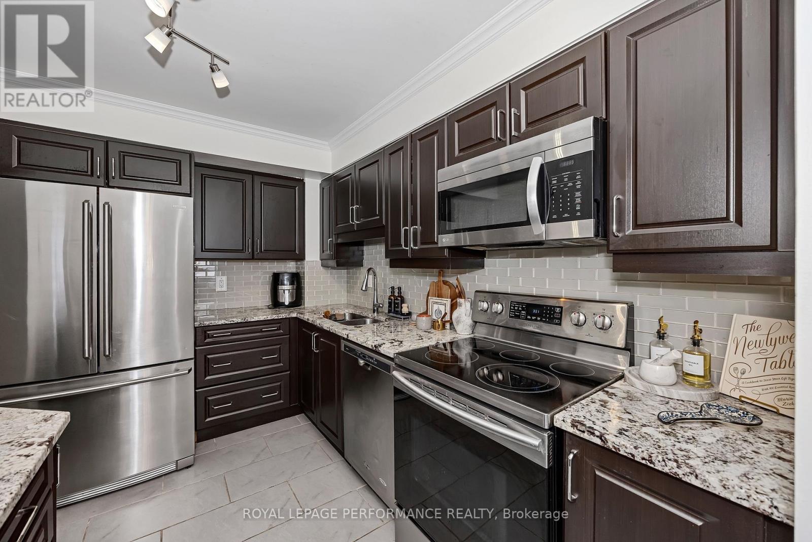 1512 - 2760 Carousel Crescent, Ottawa, Ontario  K1T 2N4 - Photo 10 - X12891430