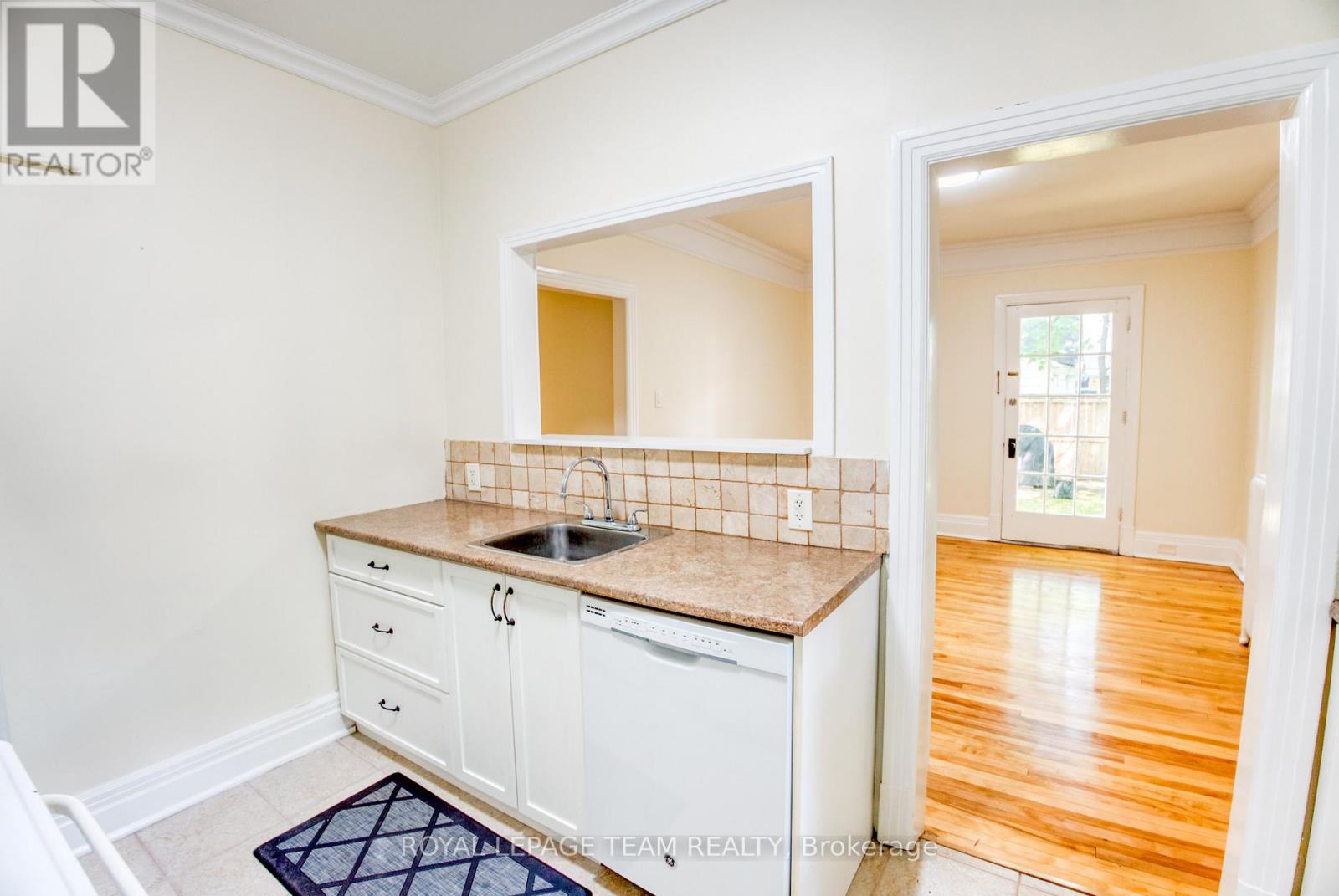 480 Oakhill Road, Ottawa, Ontario  K1M 1J6 - Photo 11 - X12891554