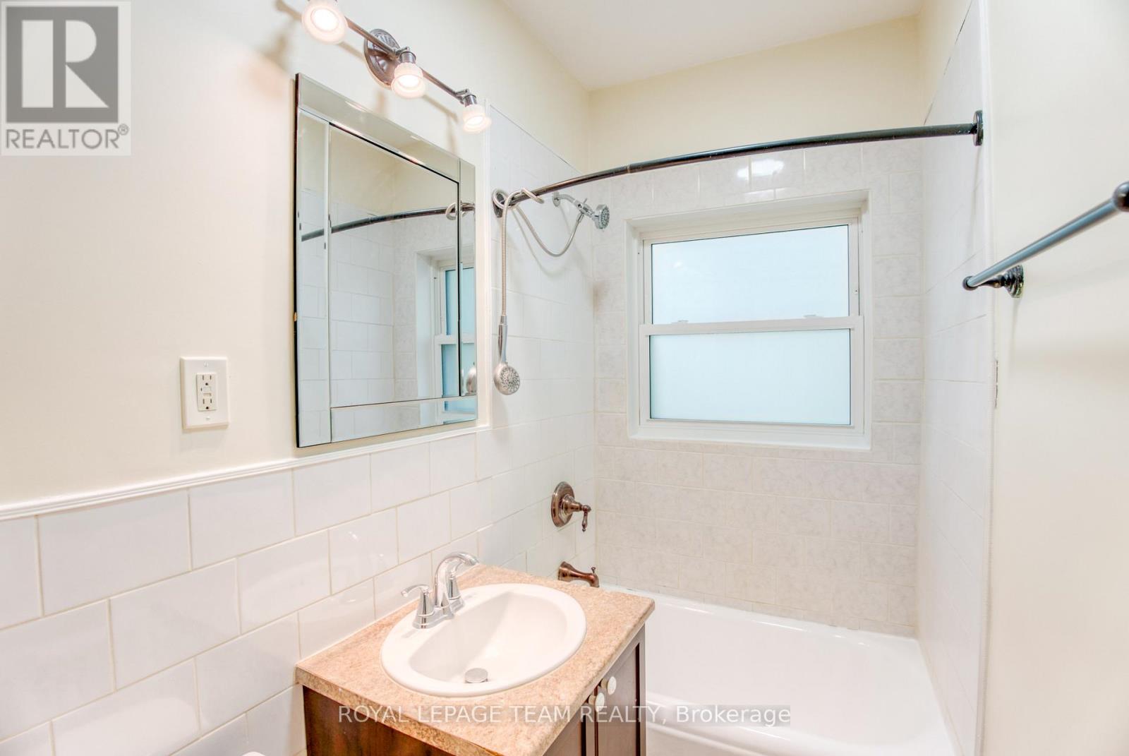 480 Oakhill Road, Ottawa, Ontario  K1M 1J6 - Photo 17 - X12891554