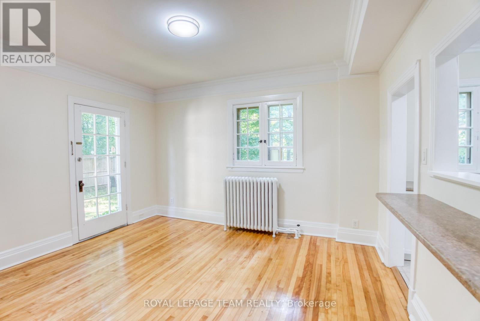 480 Oakhill Road, Ottawa, Ontario  K1M 1J6 - Photo 4 - X12891554