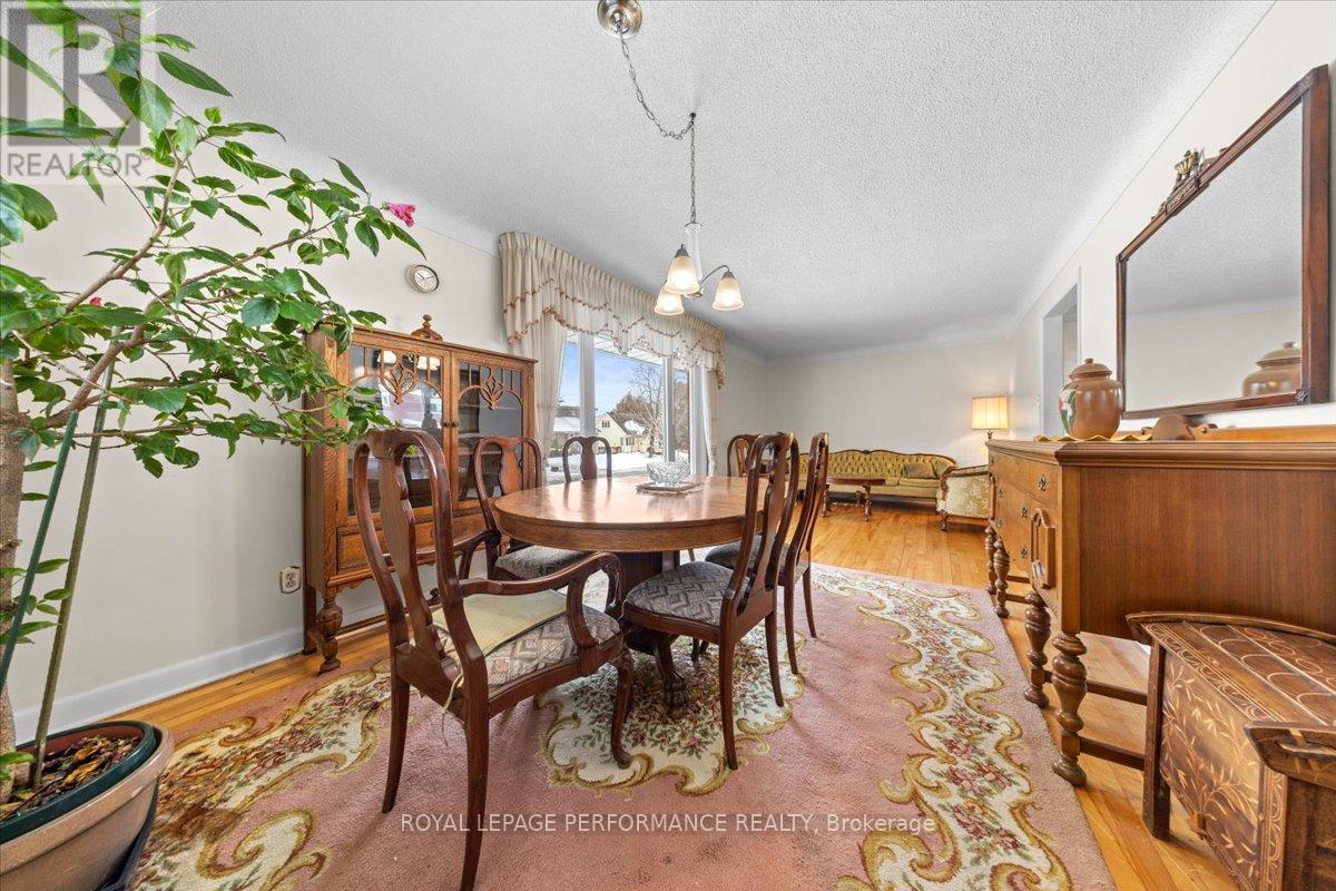 1075 Secord Avenue, Ottawa, Ontario  K1H 8C7 - Photo 10 - X12892590