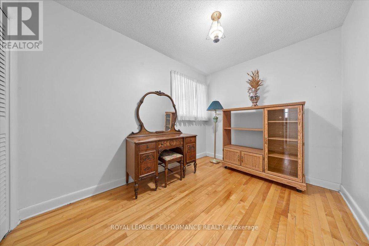 1075 Secord Avenue, Ottawa, Ontario  K1H 8C7 - Photo 18 - X12892590