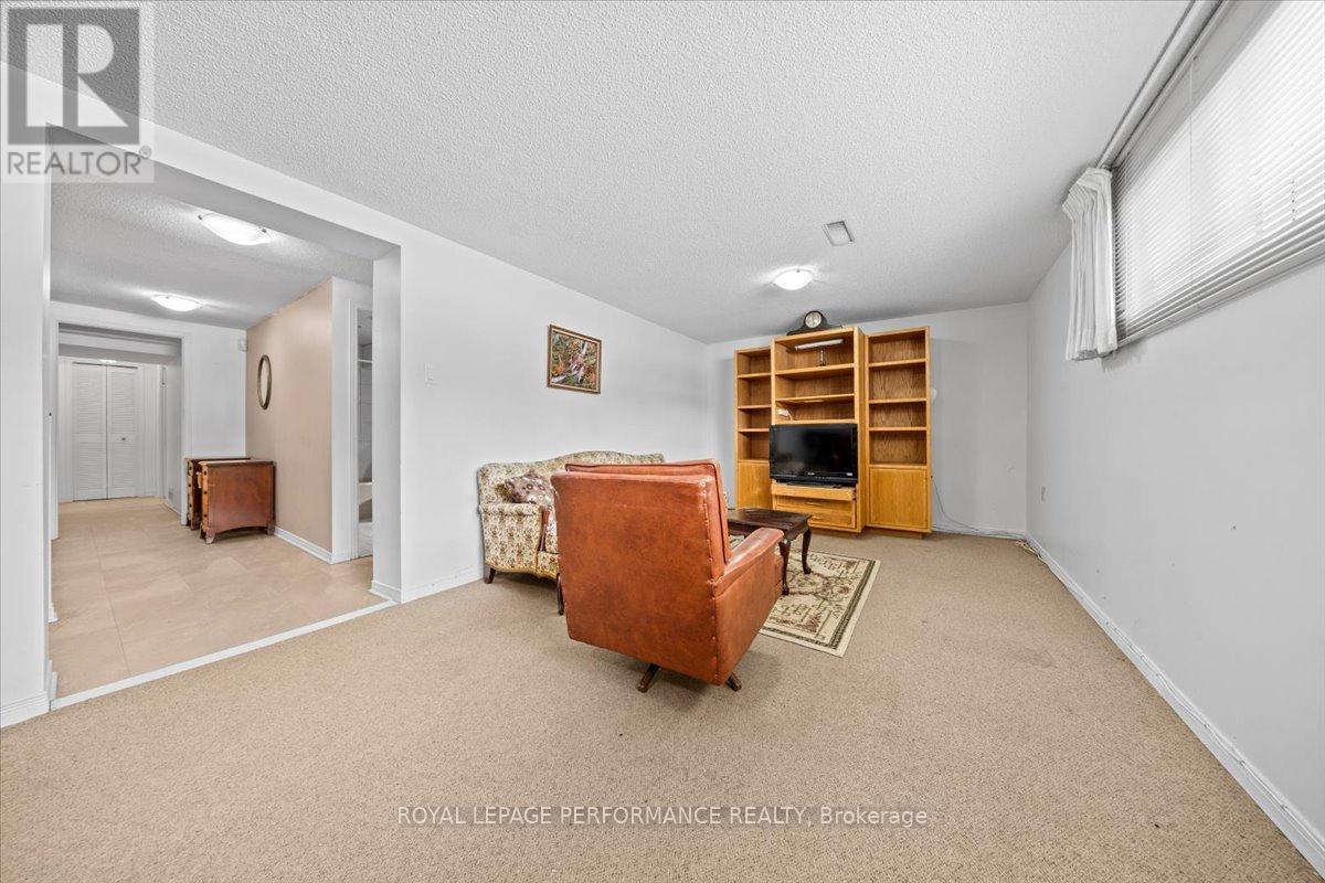 1075 Secord Avenue, Ottawa, Ontario  K1H 8C7 - Photo 21 - X12892590