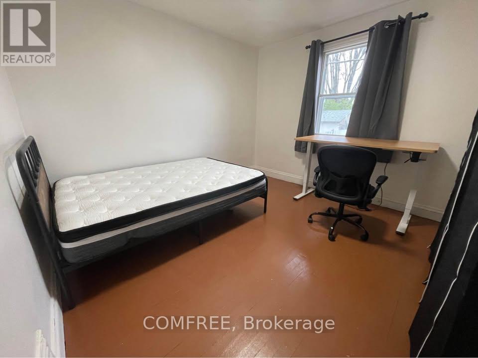 235 Belford Crescent, Ottawa, Ontario  K1Z 7A9 - Photo 3 - X12893608