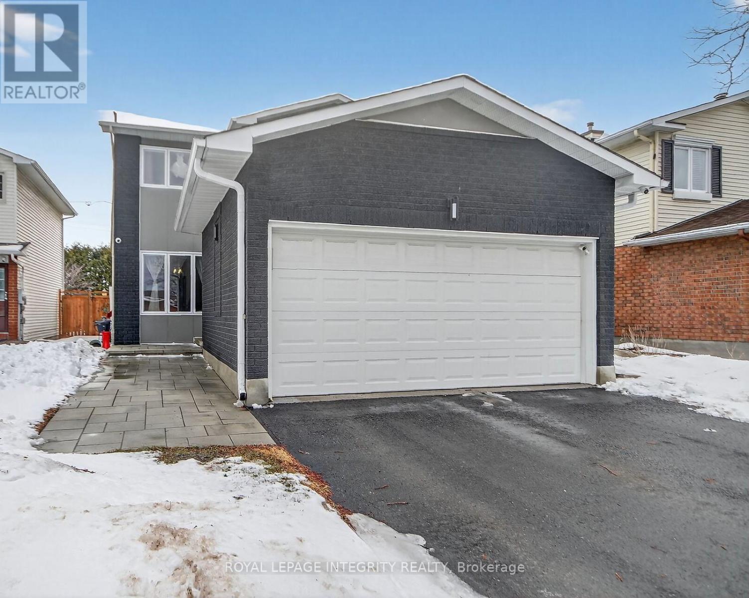 2092 Legrand Crescent, Ottawa, Ontario  K1E 3T6 - Photo 1 - X12894646
