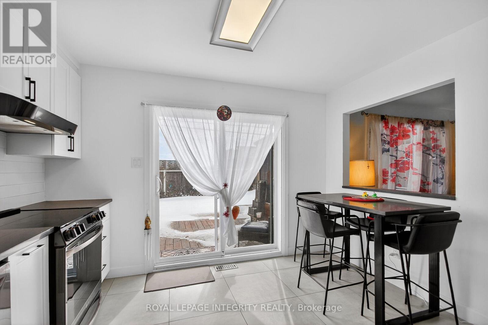 2092 Legrand Crescent, Ottawa, Ontario  K1E 3T6 - Photo 12 - X12894646
