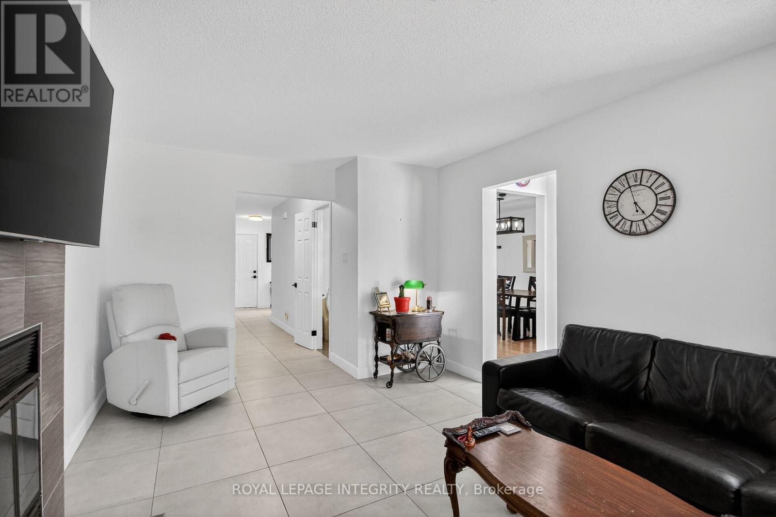 2092 Legrand Crescent, Ottawa, Ontario  K1E 3T6 - Photo 19 - X12894646