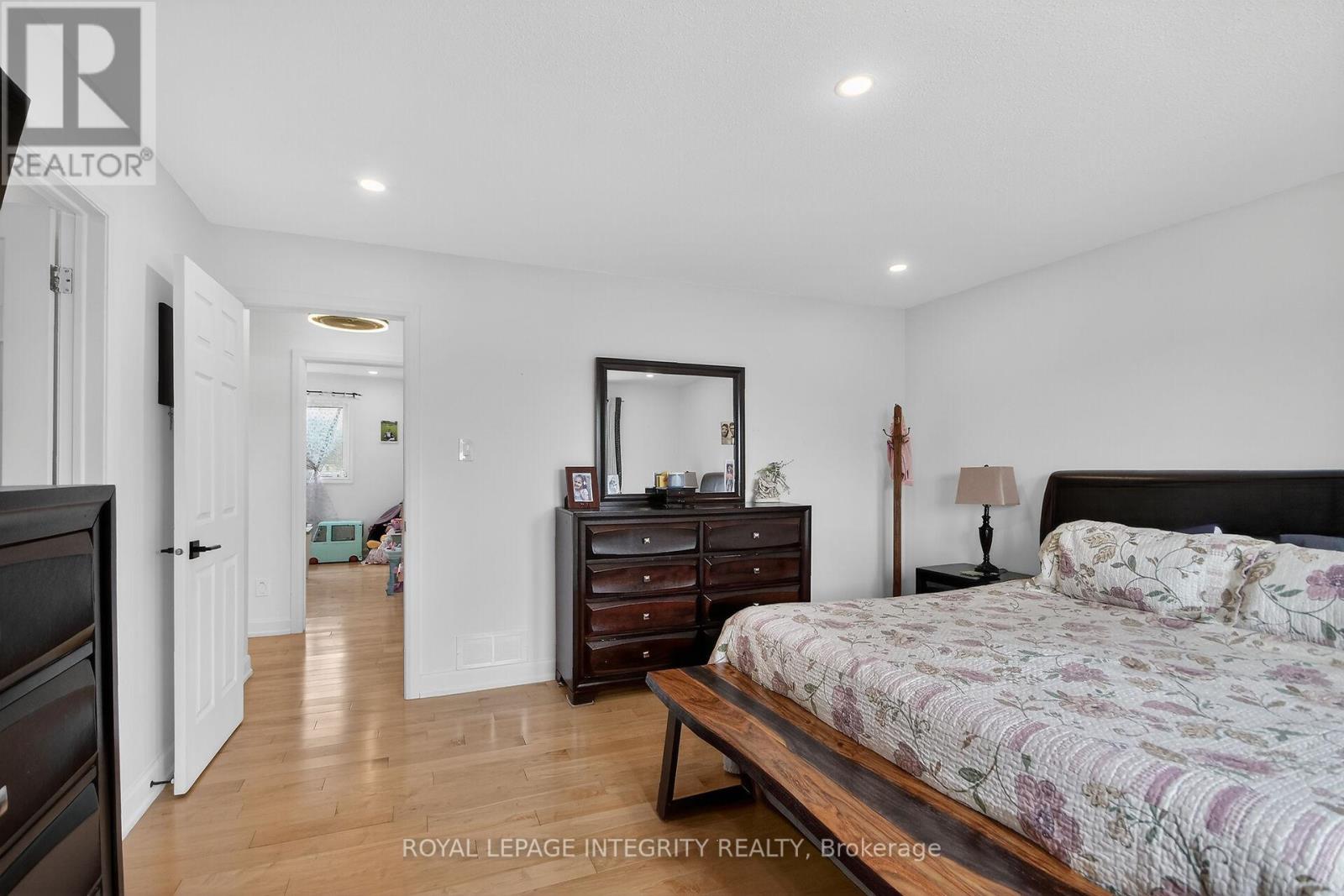 2092 Legrand Crescent, Ottawa, Ontario  K1E 3T6 - Photo 29 - X12894646
