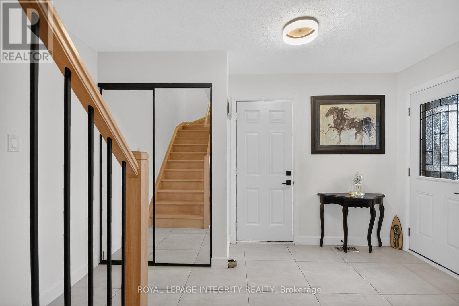 2092 Legrand Crescent, Ottawa, Ontario  K1E 3T6 - Photo 5 - X12894646
