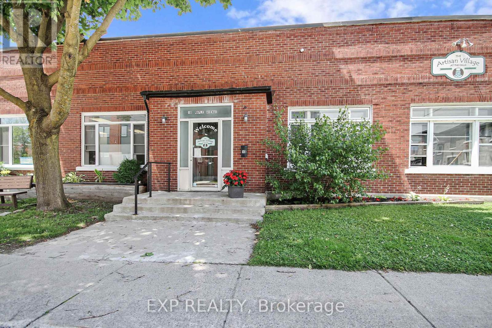 12 Maple Avenue, Smiths Falls, Ontario  K7A 1Z5 - Photo 2 - X12896170