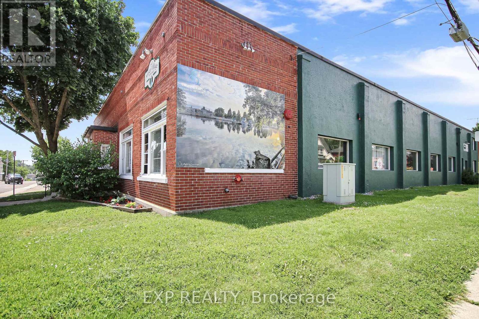 12 Maple Avenue, Smiths Falls, Ontario  K7A 1Z5 - Photo 3 - X12896170