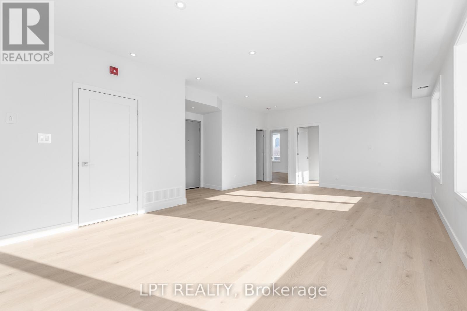 9 - 319 Shakespeare Street, Ottawa, Ontario  K1L 5M1 - Photo 9 - X12896544