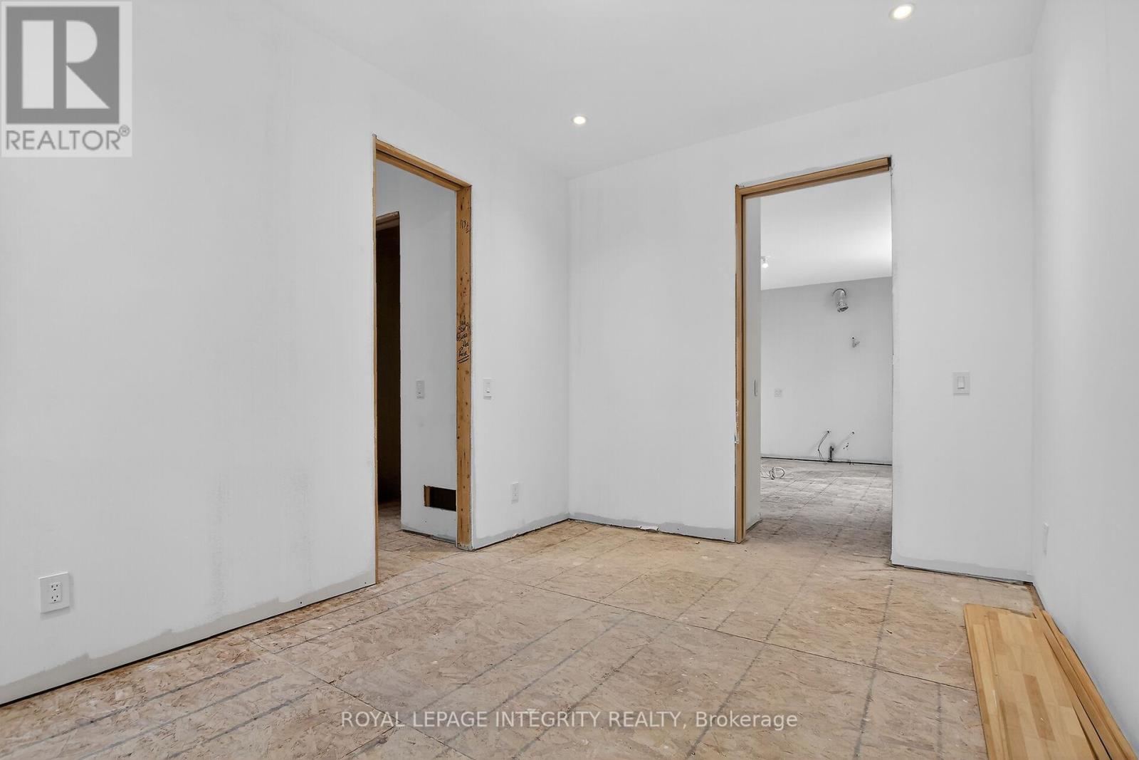 112 Queen Elizabeth Drive, Ottawa, Ontario  K2P 0Z5 - Photo 25 - X12896862