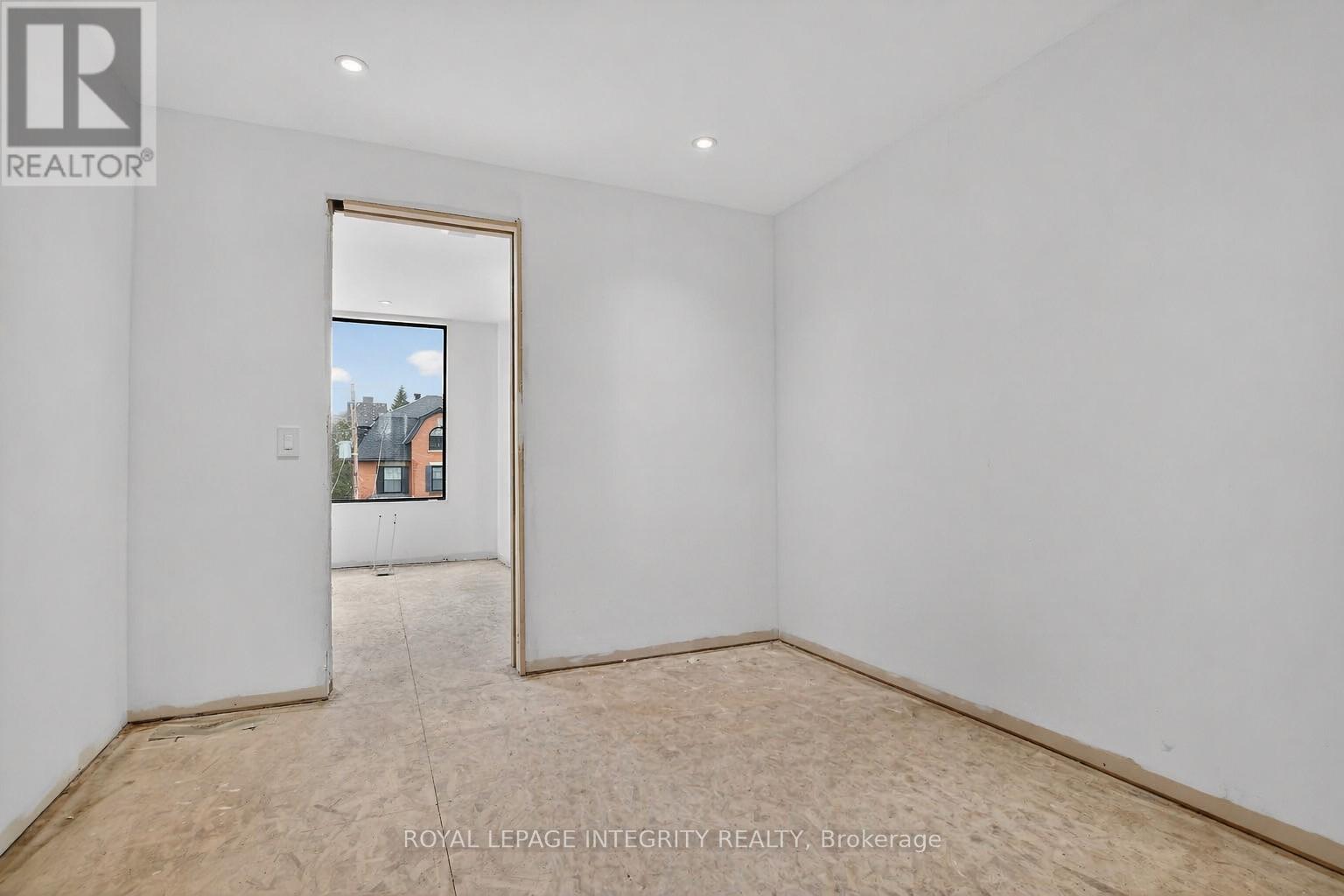 112 Queen Elizabeth Drive, Ottawa, Ontario  K2P 0Z5 - Photo 31 - X12896862