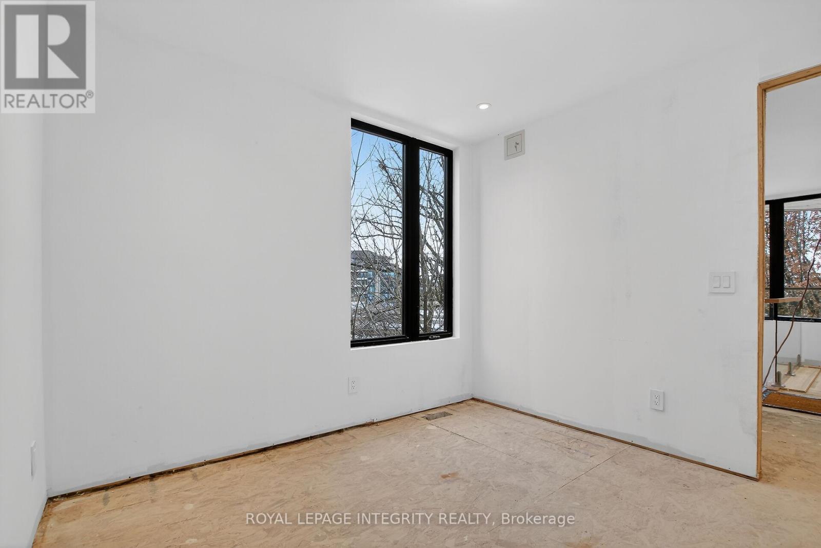 112 Queen Elizabeth Drive, Ottawa, Ontario  K2P 0Z5 - Photo 35 - X12896862
