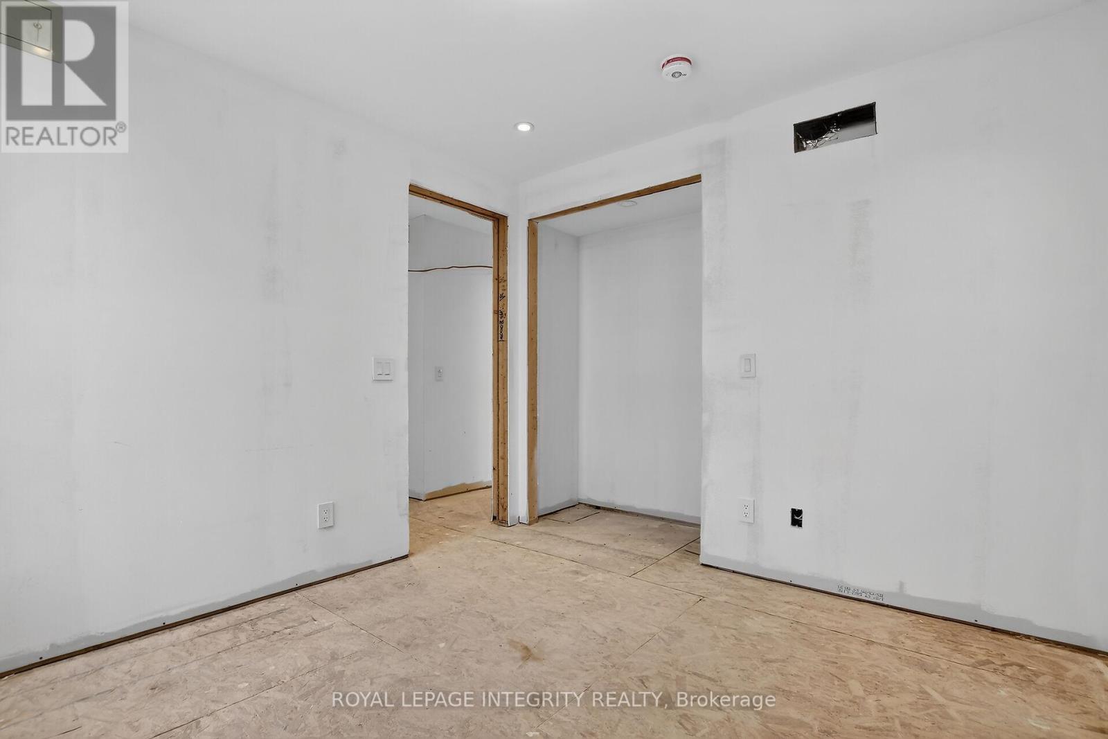 112 Queen Elizabeth Drive, Ottawa, Ontario  K2P 0Z5 - Photo 36 - X12896862
