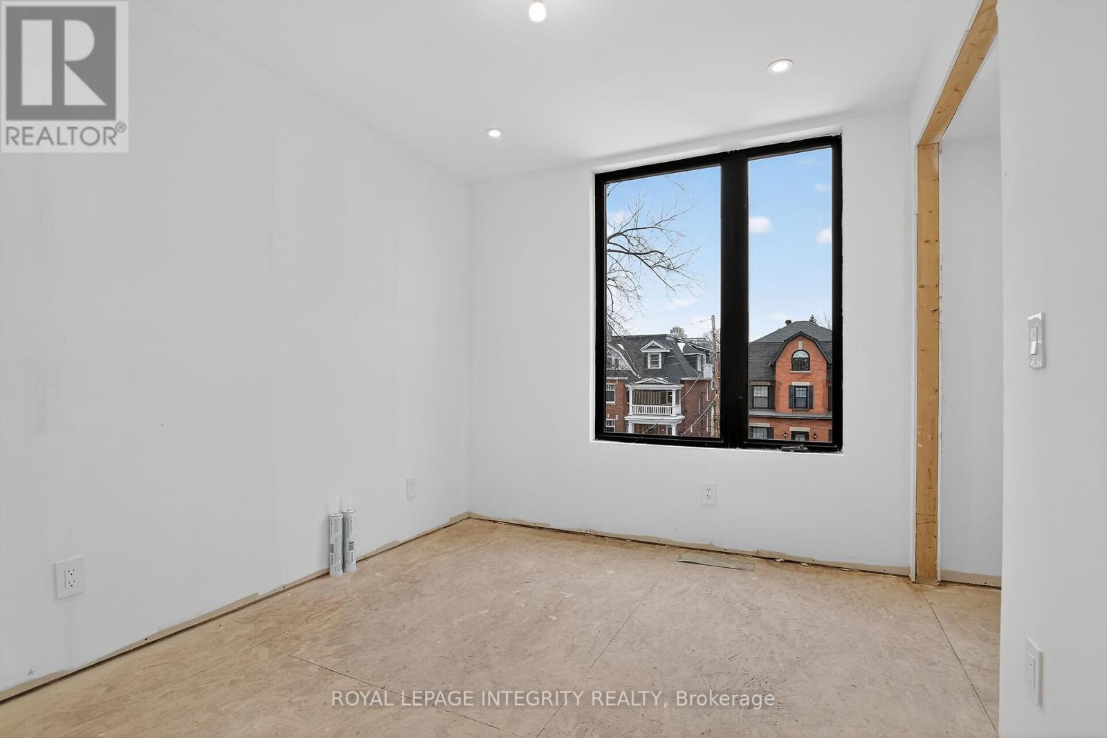 112 Queen Elizabeth Drive, Ottawa, Ontario  K2P 0Z5 - Photo 37 - X12896862