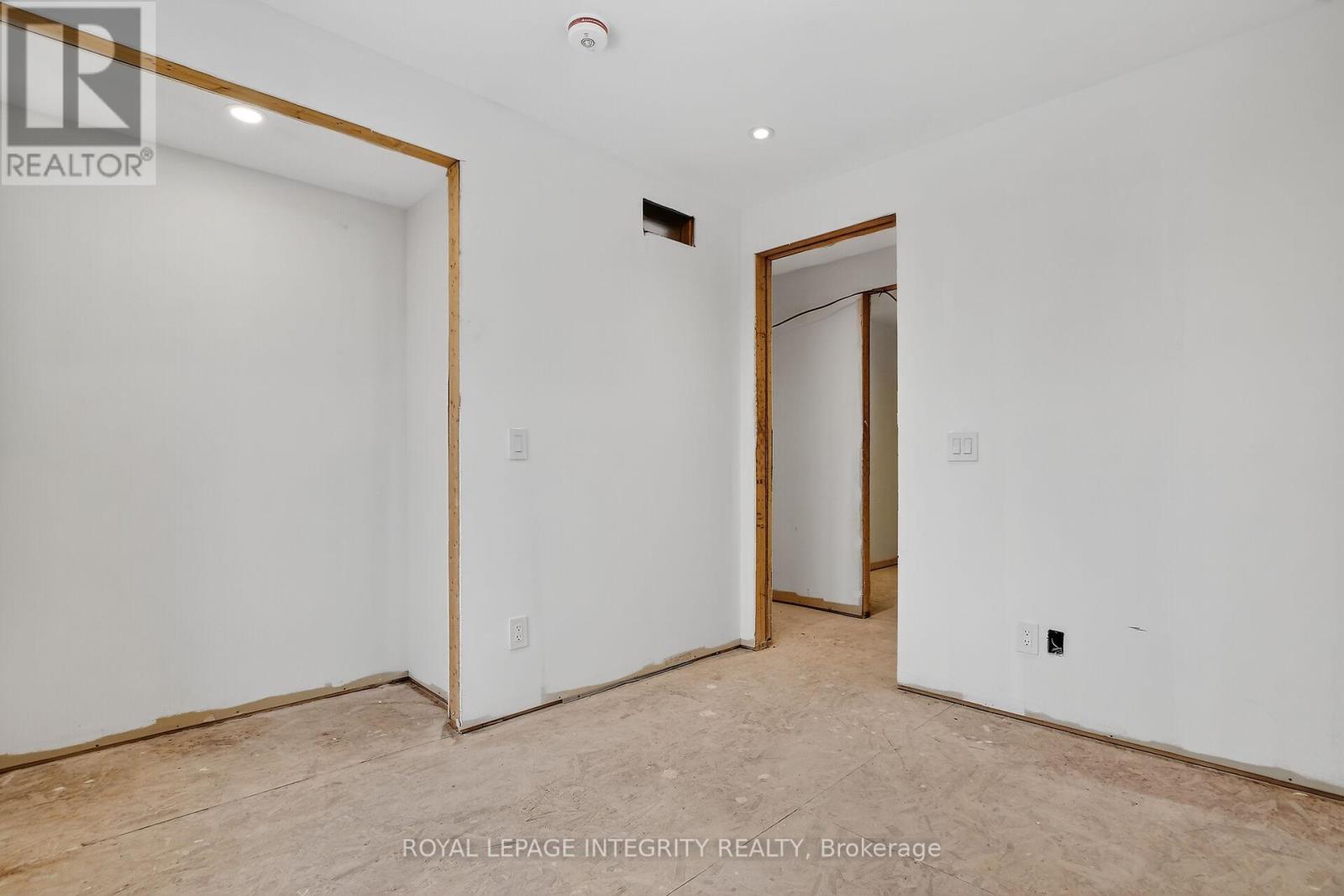 112 Queen Elizabeth Drive, Ottawa, Ontario  K2P 0Z5 - Photo 39 - X12896862