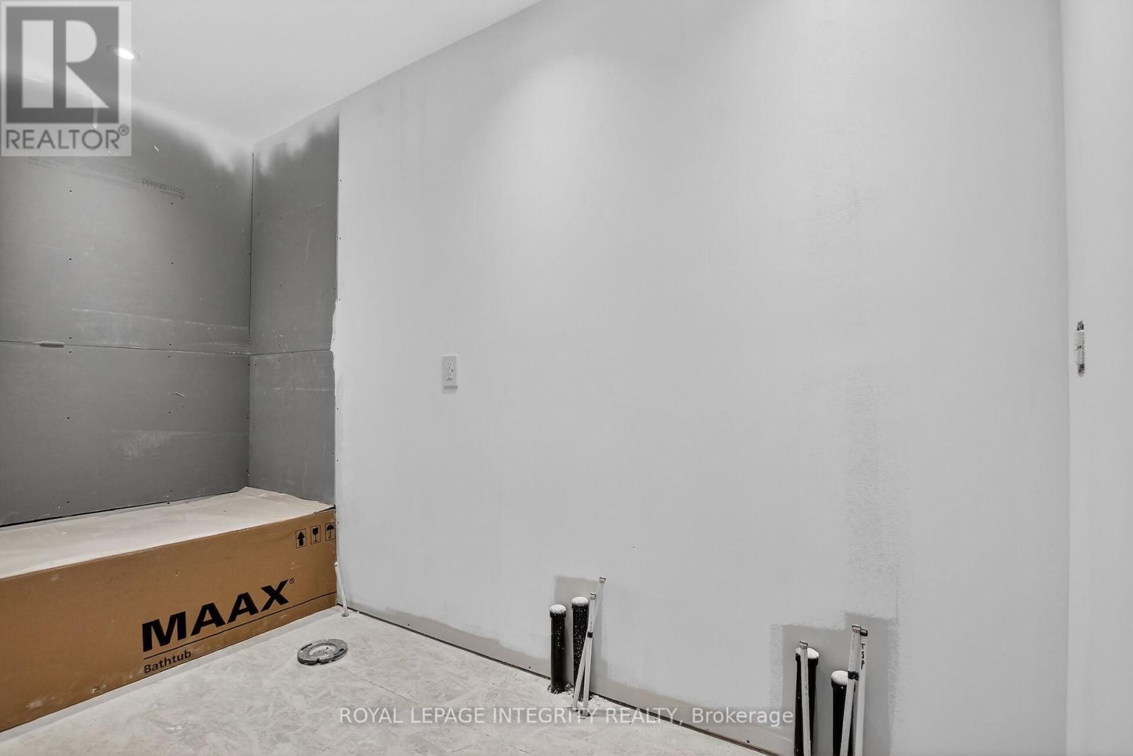 112 Queen Elizabeth Drive, Ottawa, Ontario  K2P 0Z5 - Photo 40 - X12896862