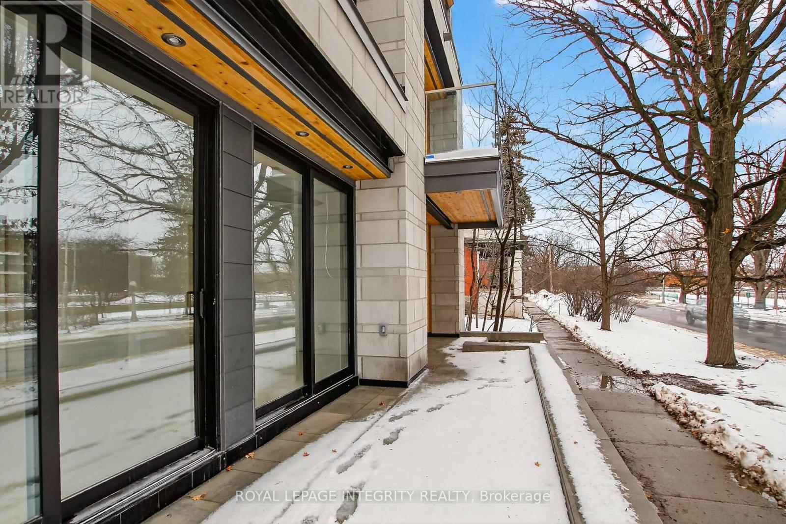112 Queen Elizabeth Drive, Ottawa, Ontario  K2P 0Z5 - Photo 5 - X12896862