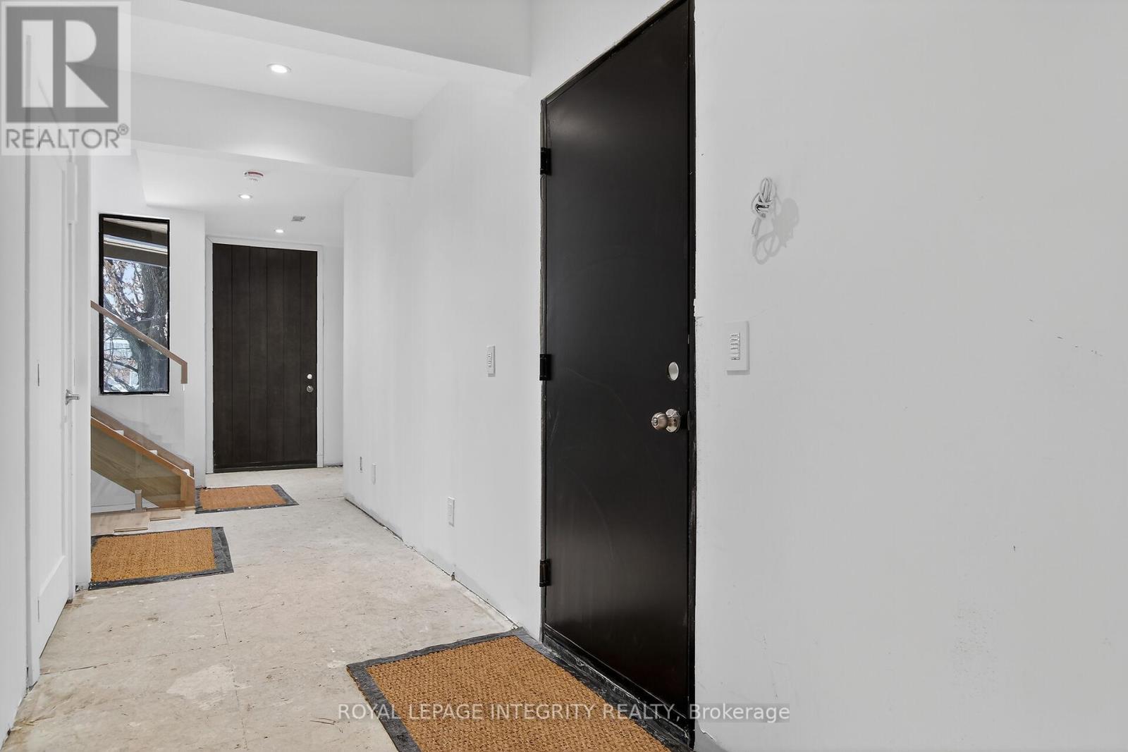 112 Queen Elizabeth Drive, Ottawa, Ontario  K2P 0Z5 - Photo 9 - X12896862