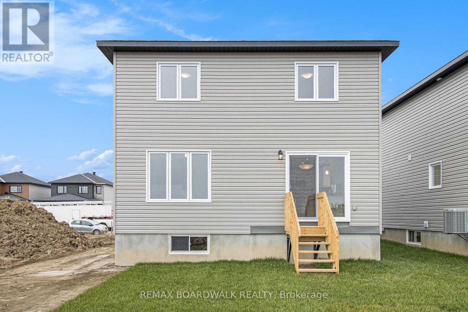 1145 Montblanc Crescent, Russell, Ontario  K0A 1W0 - Photo 13 - X12899346