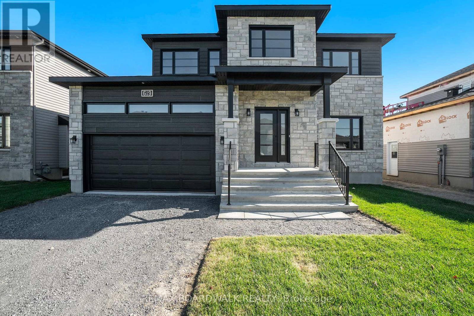 619 GENEVA CRESCENT, Russell, Ontario