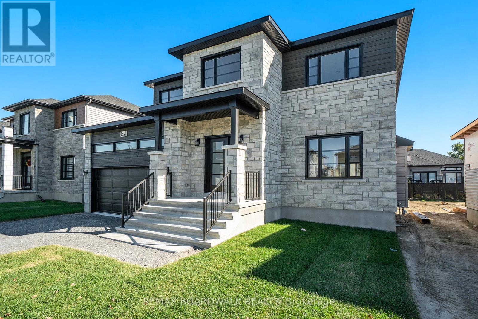 619 Geneva Crescent, Russell, Ontario  K0A 1W0 - Photo 2 - X12899402