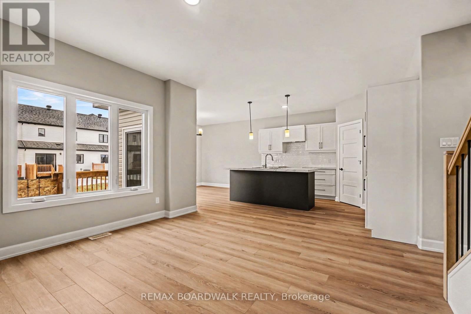 404 Falcon Lane, Russell, Ontario  K4R 1E5 - Photo 7 - X12899440
